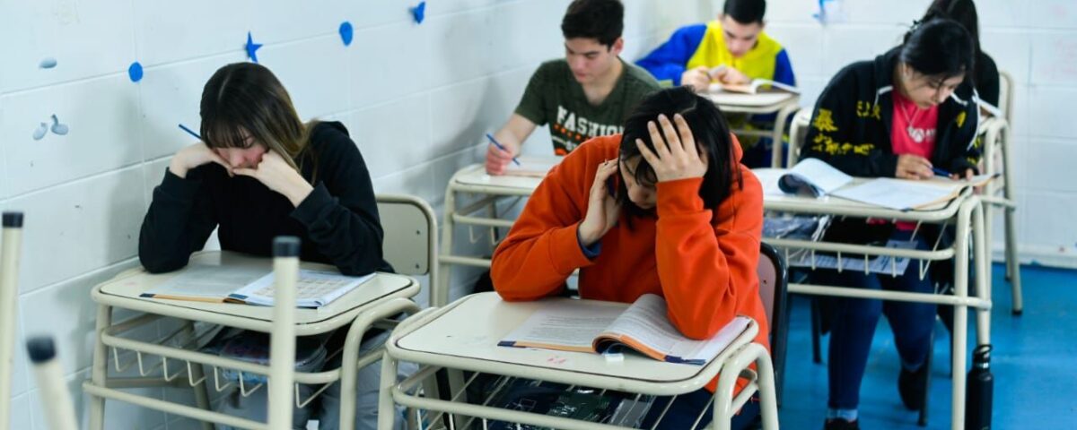 Más de 2 mil estudiantes de nivel secundario de la Provincia fueron evaluados en el ‘Operativo Aprender’