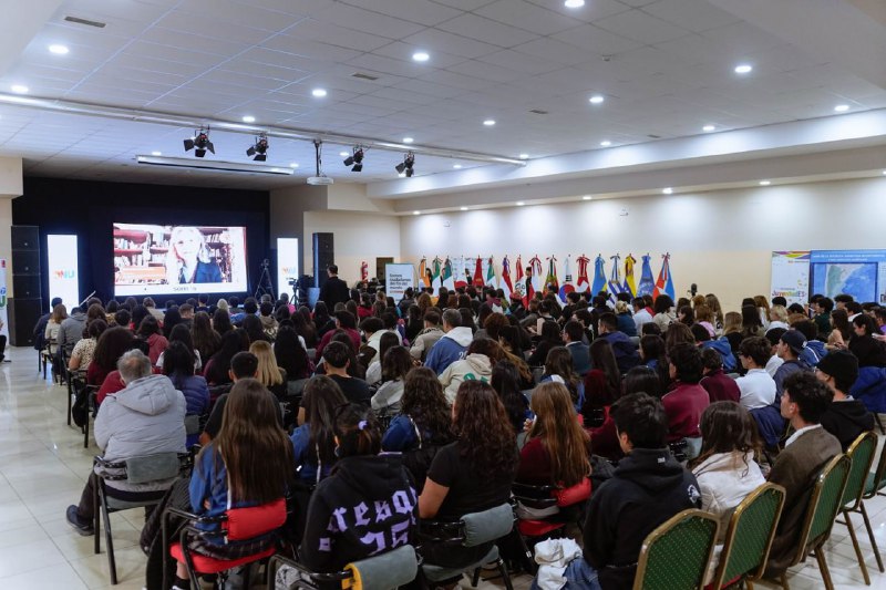 EL GOBIERNO PROVINCIAL FORTALECE LA CIUDADANÍA GLOBAL JUVENIL CON ENCUENTROS ENTRE ESTUDIANTES Y EMBAJADAS