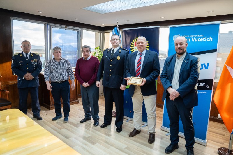 BERNI: LA POLICÍA DE ESTA PROVINCIA ES LA QUE TIENE MEJOR IMAGEN Y MEJOR ACEPTACIÓN EN SU COMUNIDAD