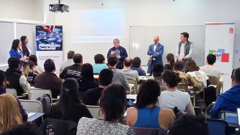 EXITOSA PRIMERA JORNADA GEOESPACIAL DE LA IDETDF: UN AVANCE PARA LA GESTIÓN TERRITORIAL PROVINCIAL