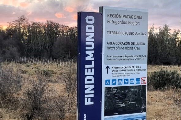 EL INFUETUR IMPULSA LA IDENTIDAD TURÍSTICA DEL CENTRO Y NORTE FUEGUINO CON NUEVA CARTELERÍA Y COOPERACIÓN BINACIONAL EL INFUETUR IMPULSA LA IDENTIDAD TURÍSTICA DEL CENTRO Y NORTE FUEGUINO CON NUEVA CARTELERÍA Y COOPERACIÓN BINACIONAL